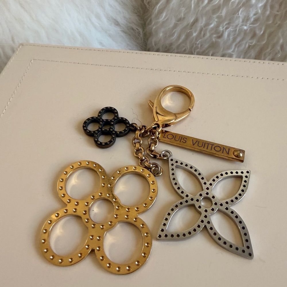 LOUIS VUITTON
Tapage Bag Charm